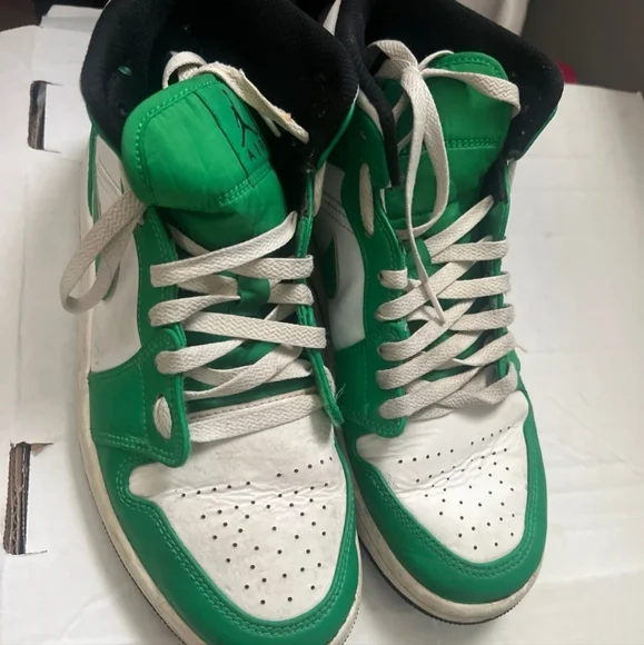 Jordan Retro 1 Green and White Hi Top Sneakers Size 8 - Picture 3 of 12